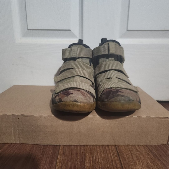 Nike Zoom LeBron Soldier 11 - Picture 4 of 5